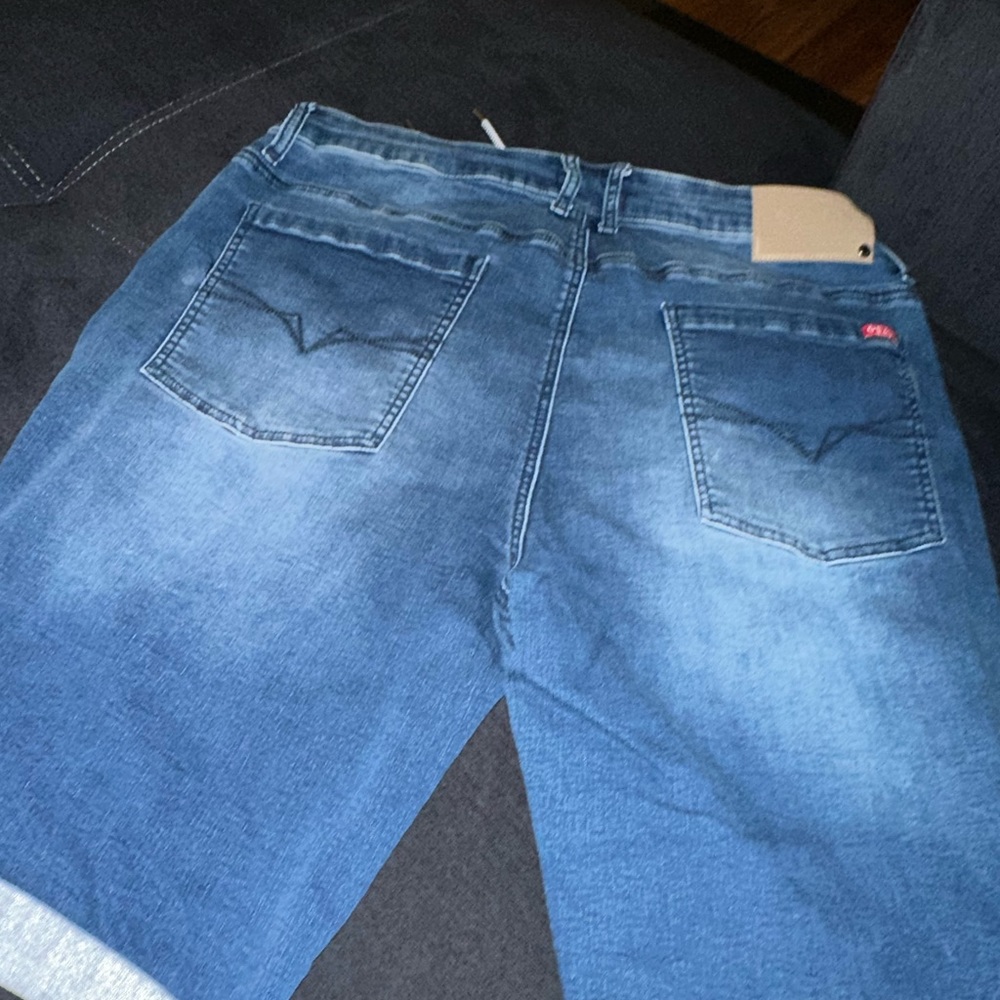 Guess shorts - Picture 2 of 5